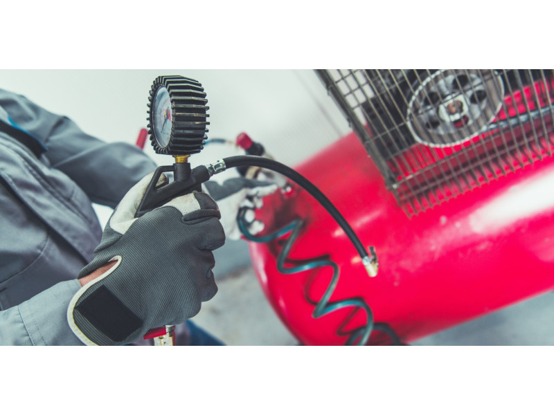 Яке масло заливати в компресор і як часто його міняти