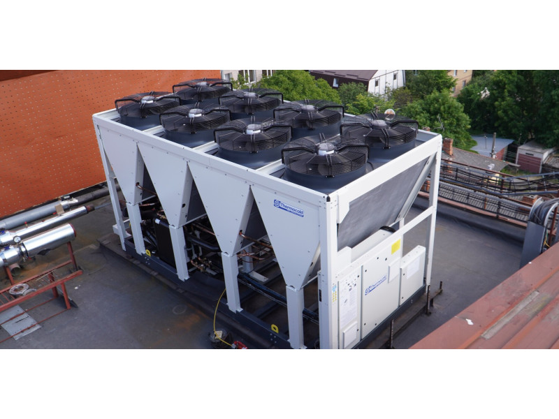 Чилери та фанкойли: які бувають та як вони працюють