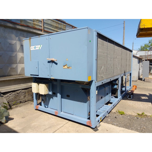 Чиллер для охолодження води 699 кВт Blue Box KAPPA V EVO /LN/ST 2PS 70.2 (вживаний)