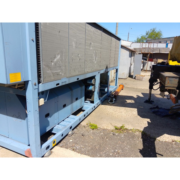 Чиллер для охолодження води 699 кВт Blue Box KAPPA V EVO /LN/ST 2PS 70.2 (вживаний)