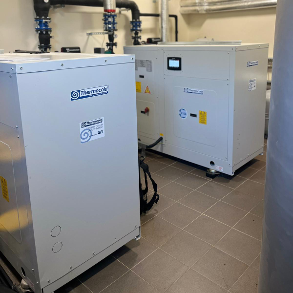 Геотермальний тепловий насос вода-вода 422 кВт Thermocold CWC HP XEA 096 R454B