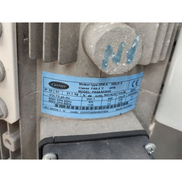 Чиллер для охолодження води 135 кВТ CARRIER 30RBS-140A  (вживаний)