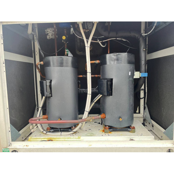 Чиллер для охолодження води 61,8 кВТ RC GROUP EAGLE T 060 (вживаний)