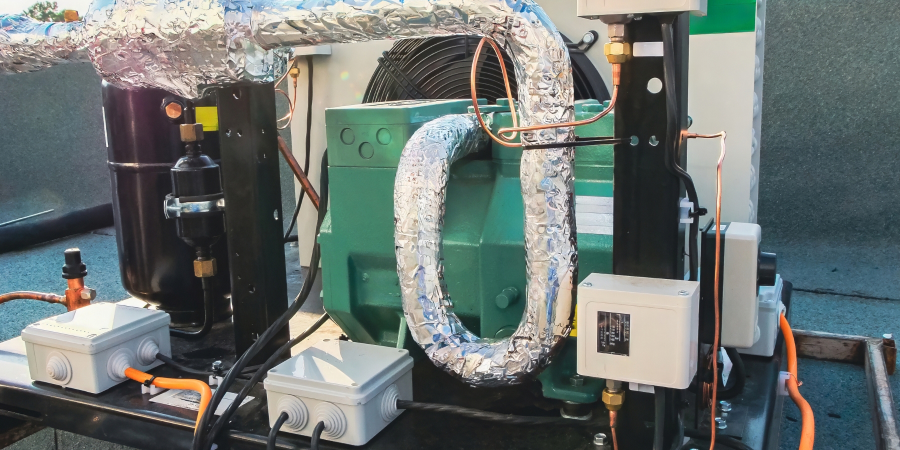 чому компресор виштовхує воду фото