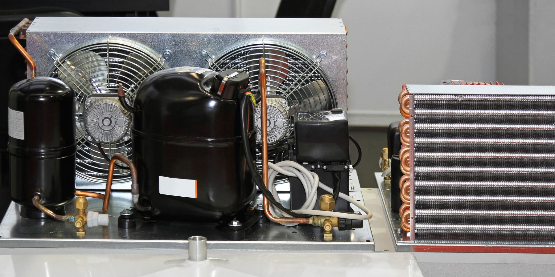 компресор поршневий масляний або безмасляний фото